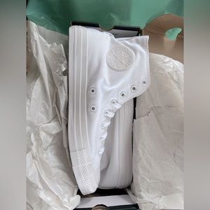 Converse Chuck Taylor All Star Classic White High Tops
